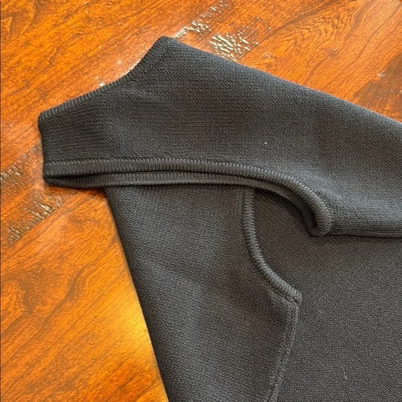 St John knit, excellent condition, great capsule wardrobe piece. - Picture 7 of 9